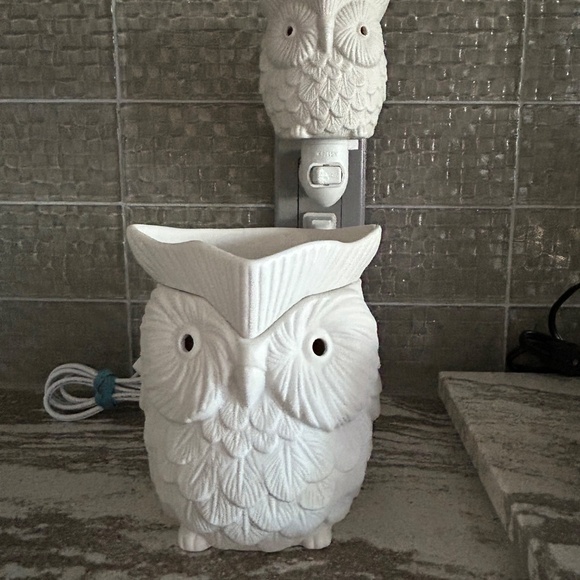 Scentsy Whoot Warmer Owl Set - Picture 2 of 4